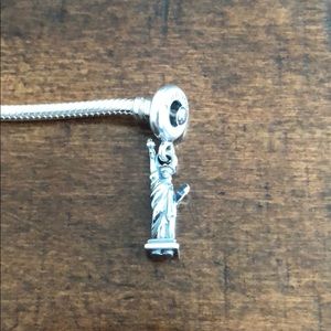 Pandora NYC Statue of Liberty charm